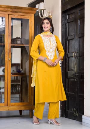Ethnic dress 1 title string.-image-1